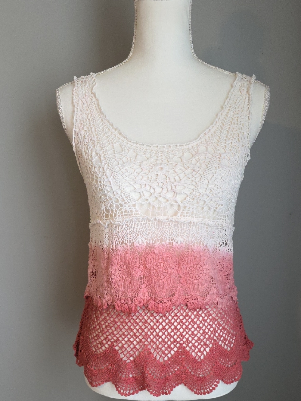 American Eagle Outfitters Crochet Dip-Dye Tank Top in Cream and Pink Size Small